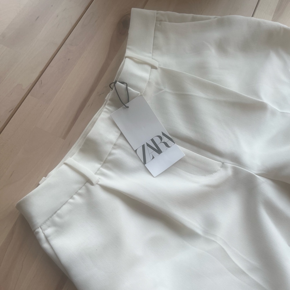 ZARA PLEATED BERMUDA SHORTS OYSTER WHITE